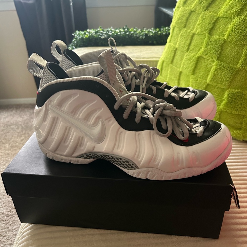 Nike Mens White and Black Foamposite Sneakers